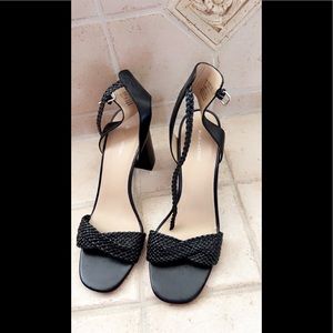 Pour La Victoire black heels!!
